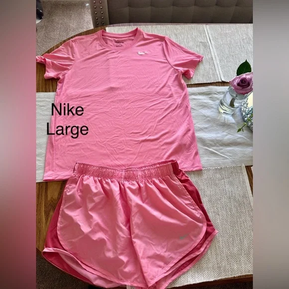 Women’s Nike Large Dri-fit running top and Shorts - Picture 2 of 2